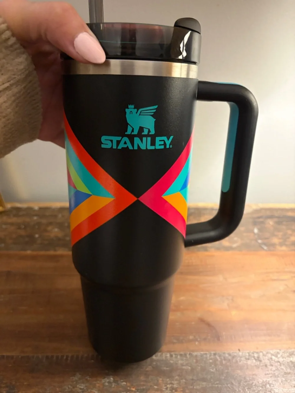 Stanley Quencher H2O Travel Mug hyper geo pattern black red pink drink tumbler - Picture 7 of 8